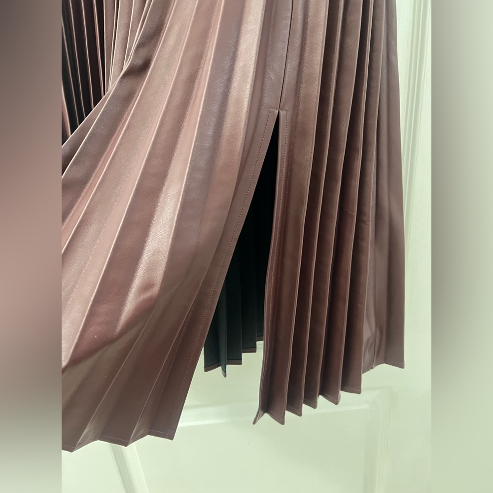 LUCY PARIS Pleated Brown Skirt (Size XS) - Picture 4 of 8